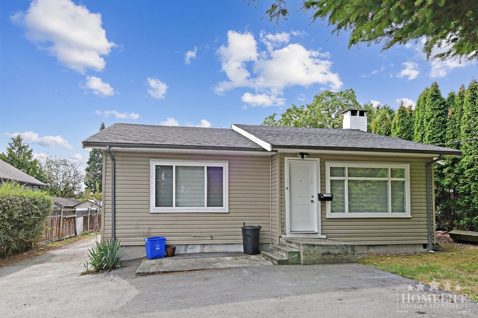 15890 North Bluff Rd, White Rock, BC 3 Bedroom House for Rent liv.rent