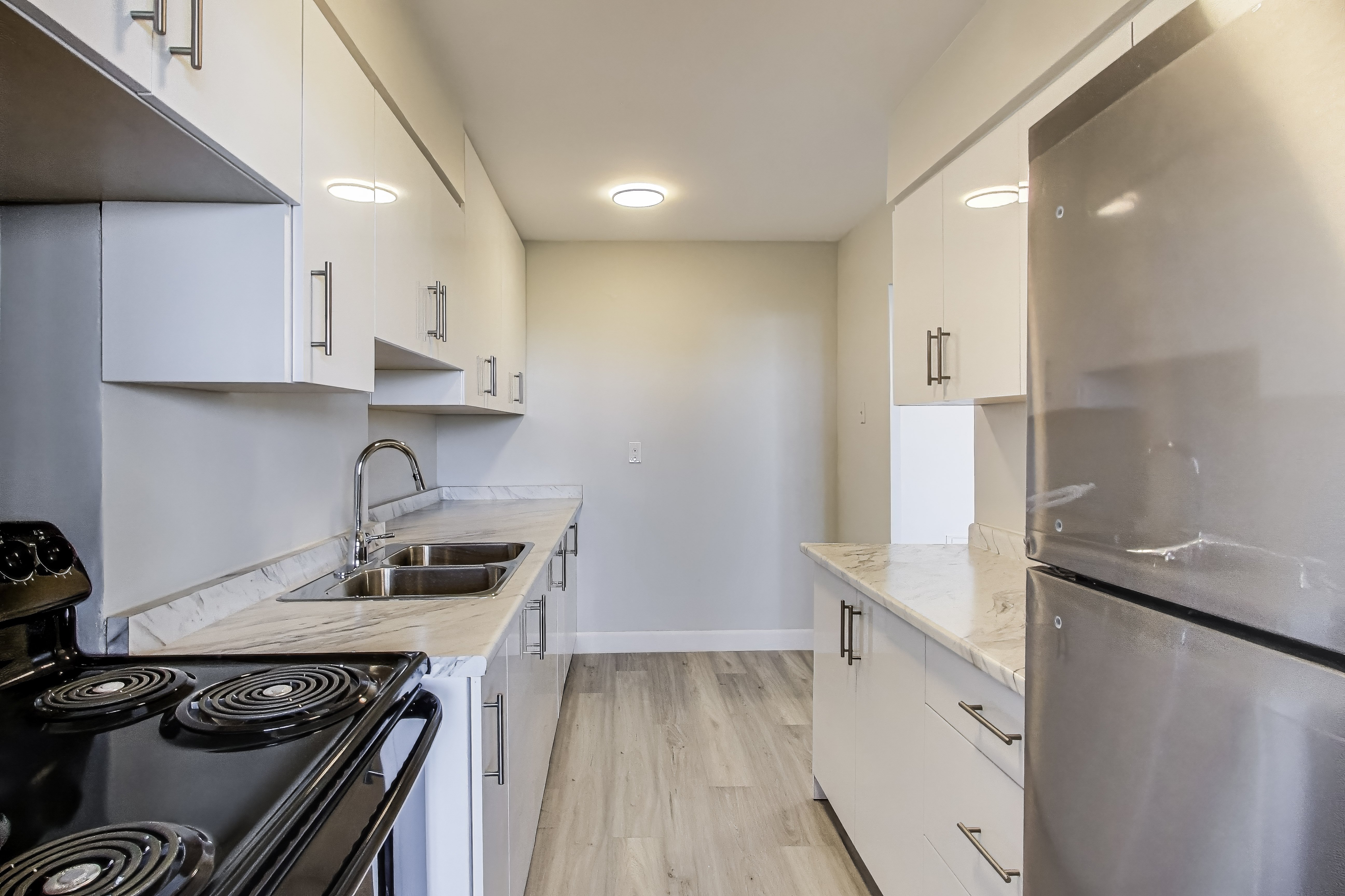 3 Bedroom Apartment for Rent - 65 Thorncliffe Park Dr, Toronto, ON 3