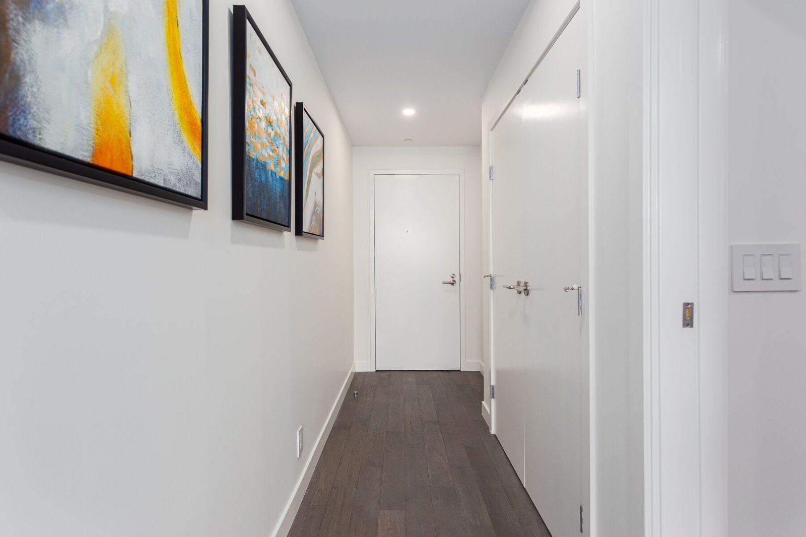 Studio Apartment for Rent - 1480 Howe St, Vancouver, BC 5