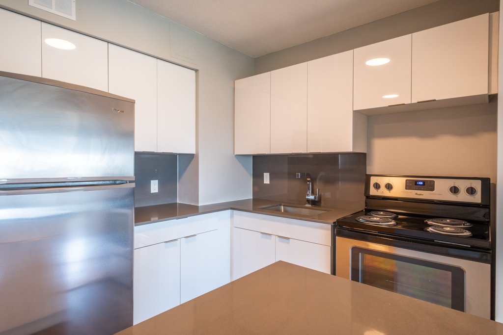 Studio Apartment for Rent - 88 Bloor St E, Toronto, ON 2
