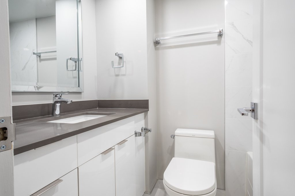 Studio Apartment for Rent - 88 Bloor St E, Toronto, ON 4