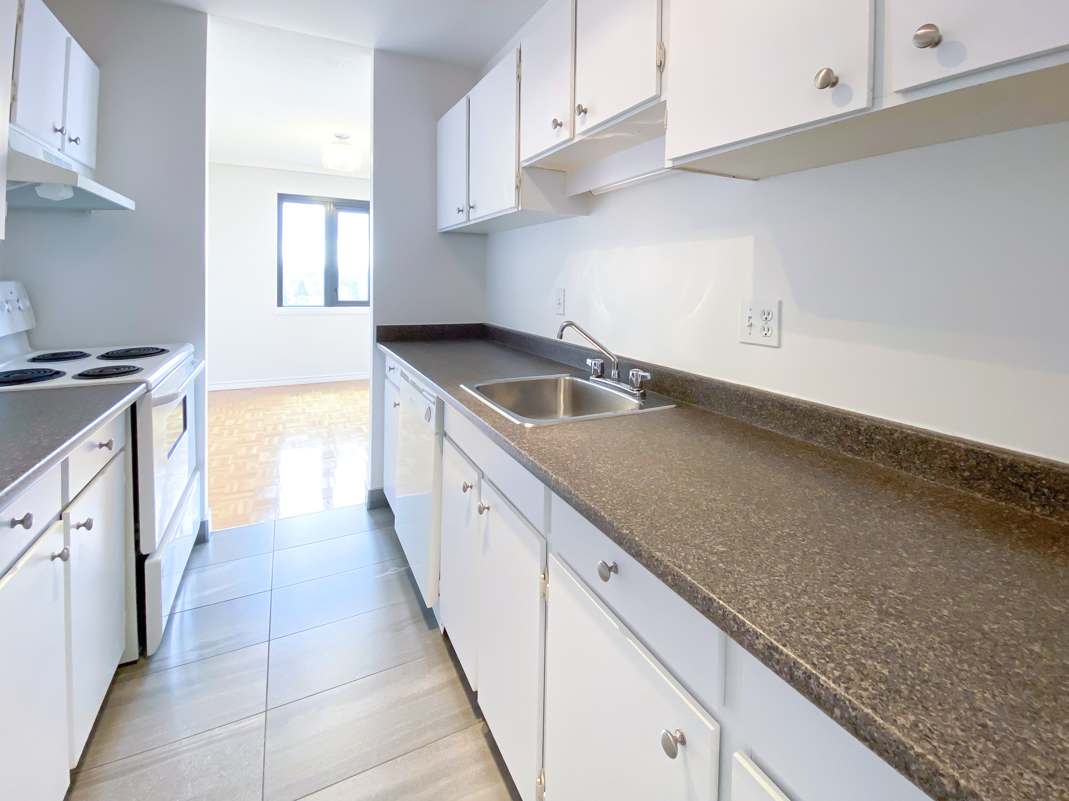 3 Bedroom Apartment for Rent - 935 Marine Dr, West Vancouver, BC 5