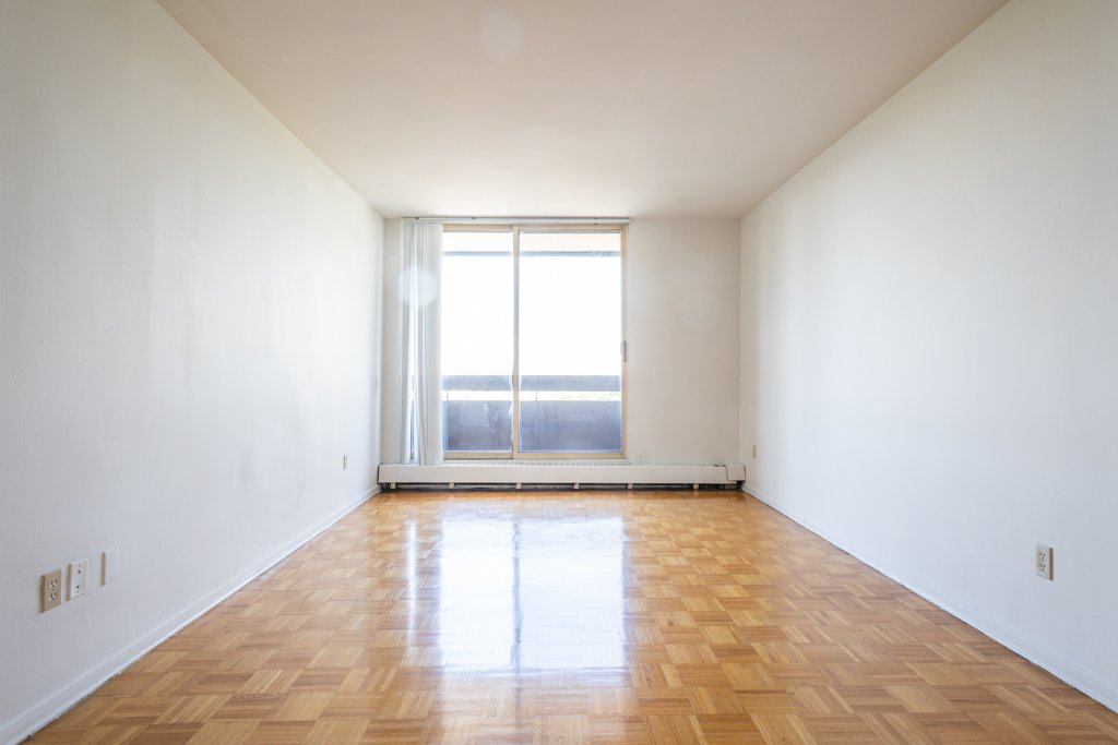 Studio Apartment for Rent - 7 Walmer Rd, Toronto, ON 3