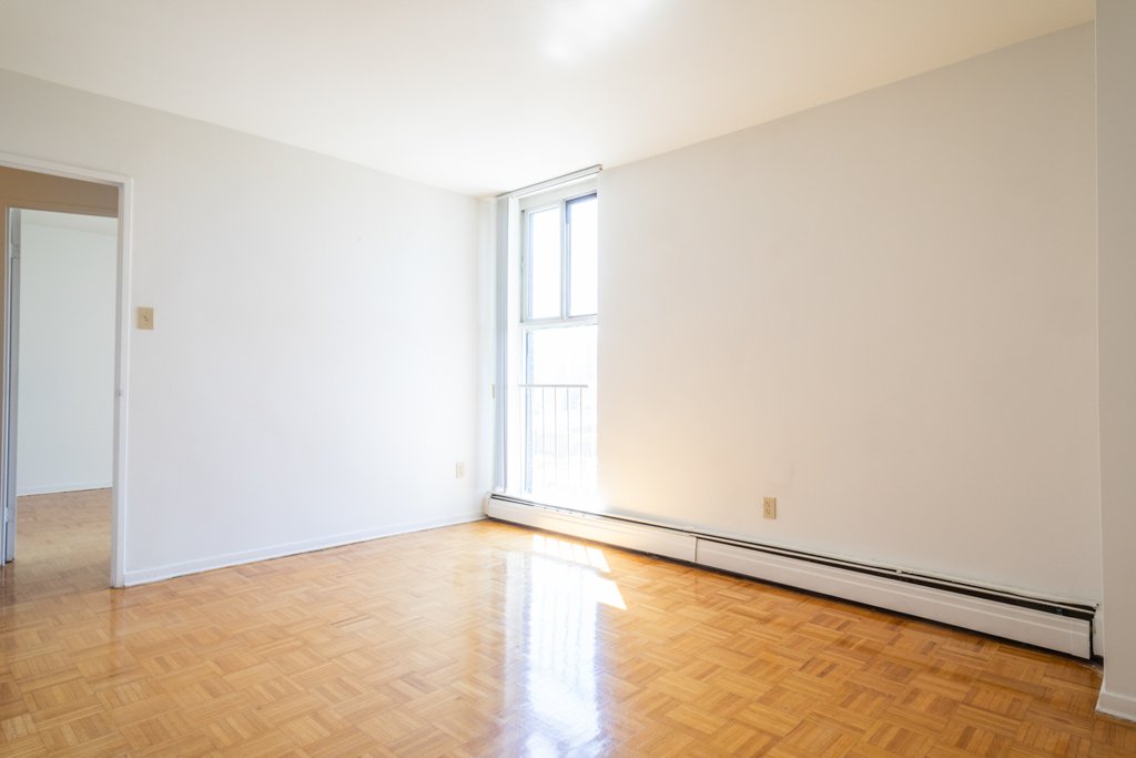 2 Bedroom Apartment for Rent - 7 Walmer Rd, Toronto, ON 2