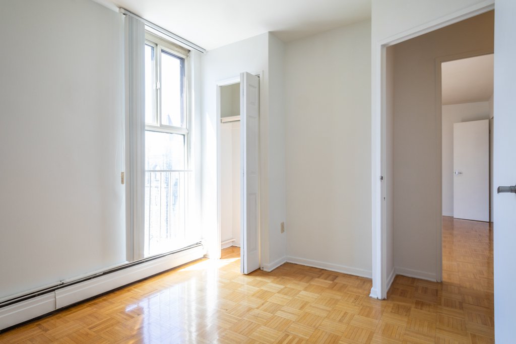 2 Bedroom Apartment for Rent - 7 Walmer Rd, Toronto, ON 3