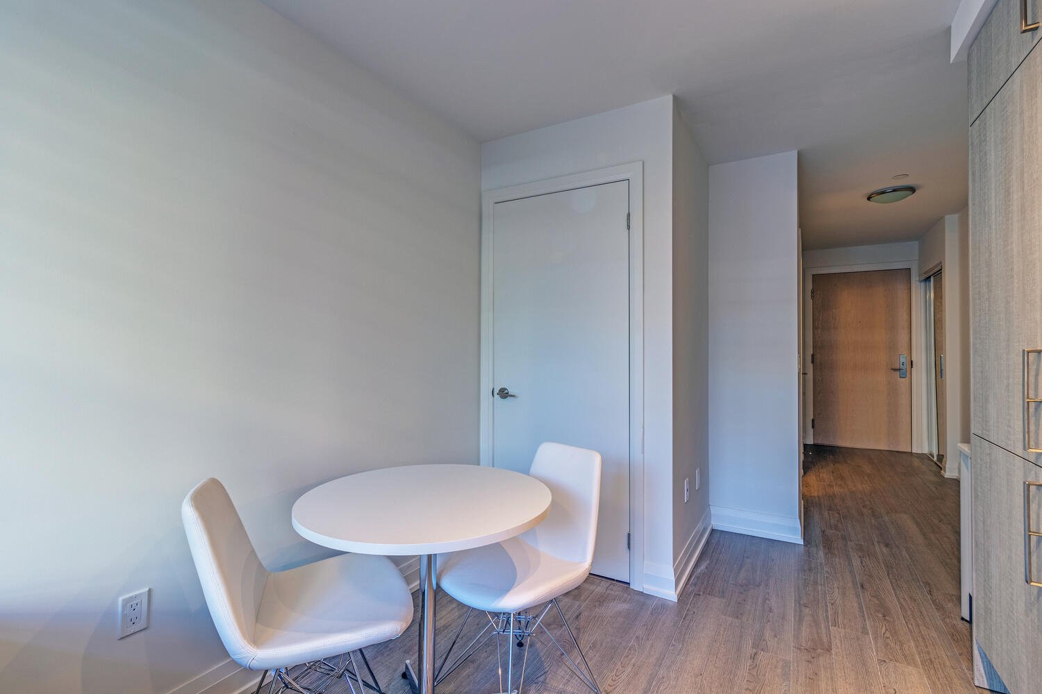 Studio Apartment for Rent - 77 Mutual St, Toronto, ON 3