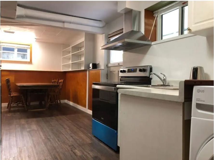 Room in House for Rent - Cedarwood Ct, Burnaby, BC 2
