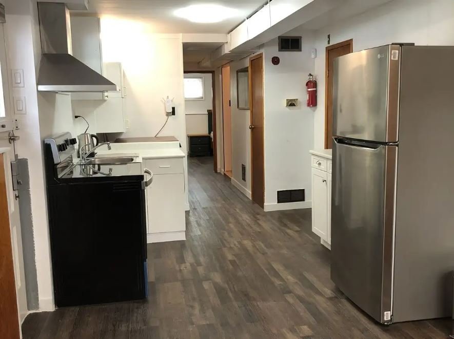 Room in House for Rent - Cedarwood Ct, Burnaby, BC 3