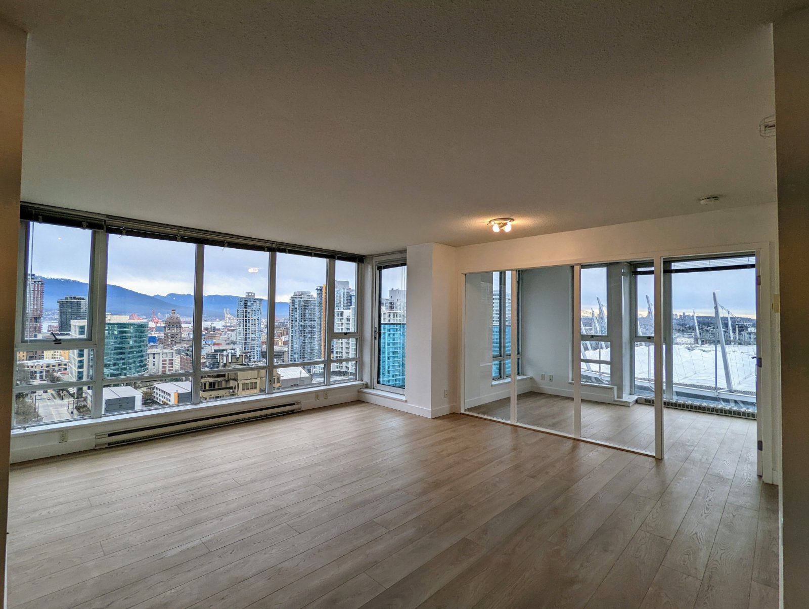 2 Bedroom Apartment for Rent - 233 Robson Street, Vancouver, BC 2