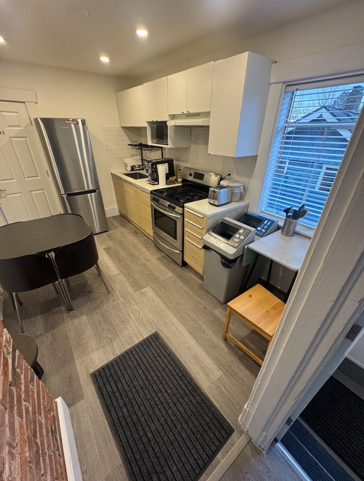 3 Bedroom House for Rent - E 1st Ave, Vancouver, BC 4