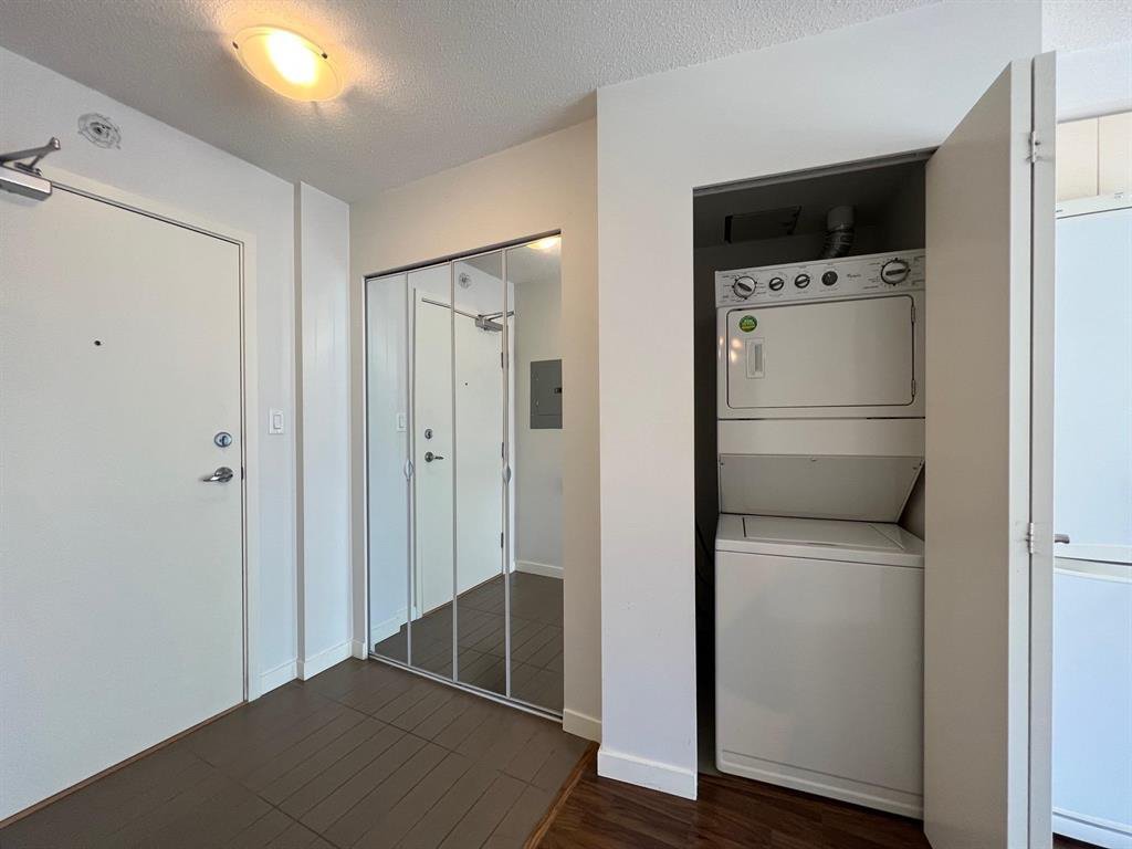 Studio Apartment for Rent - 233 Robson Street, Vancouver, BC 5