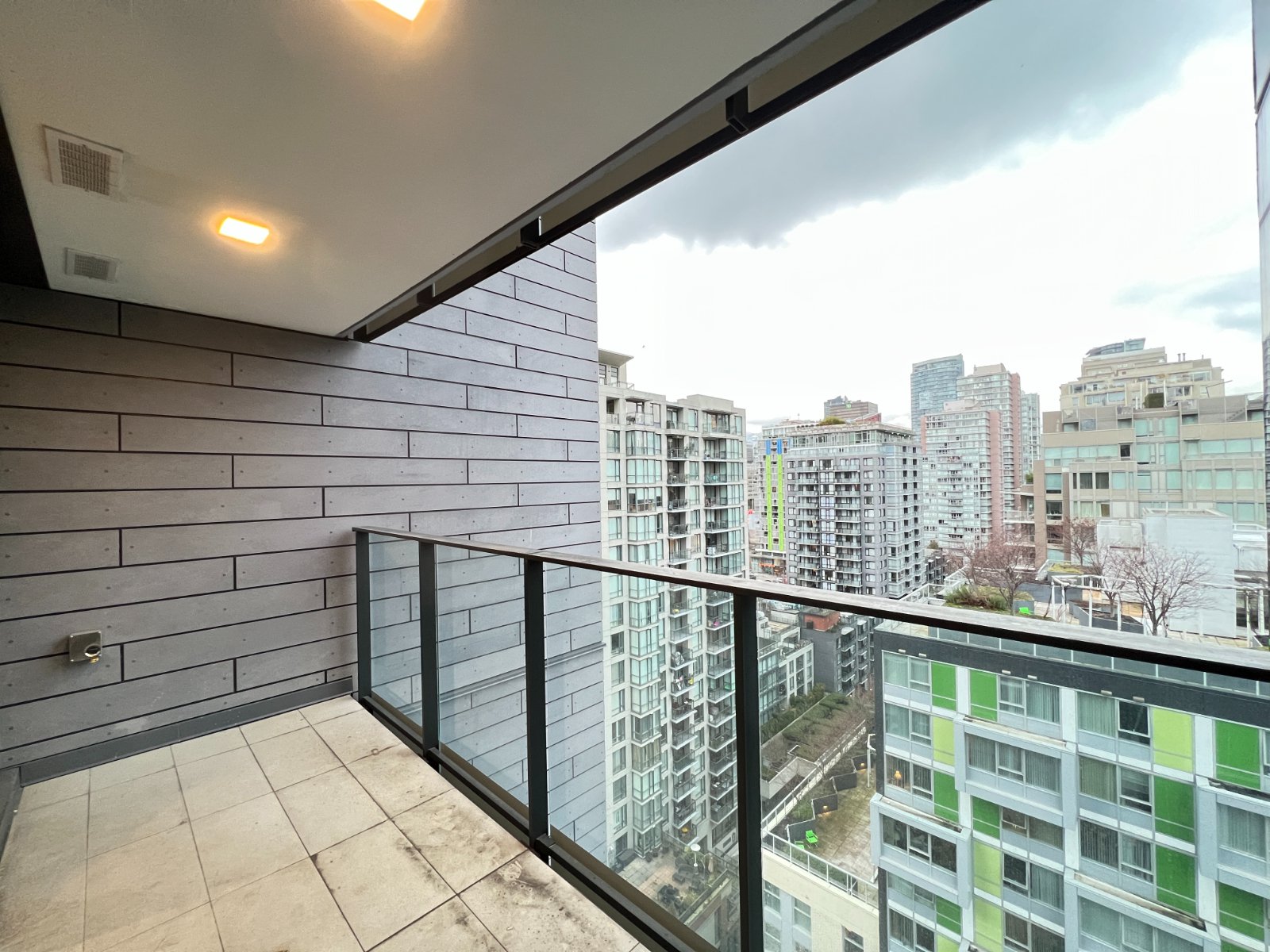 Studio Apartment for Rent - 1111 Richards St, Vancouver, BC 5