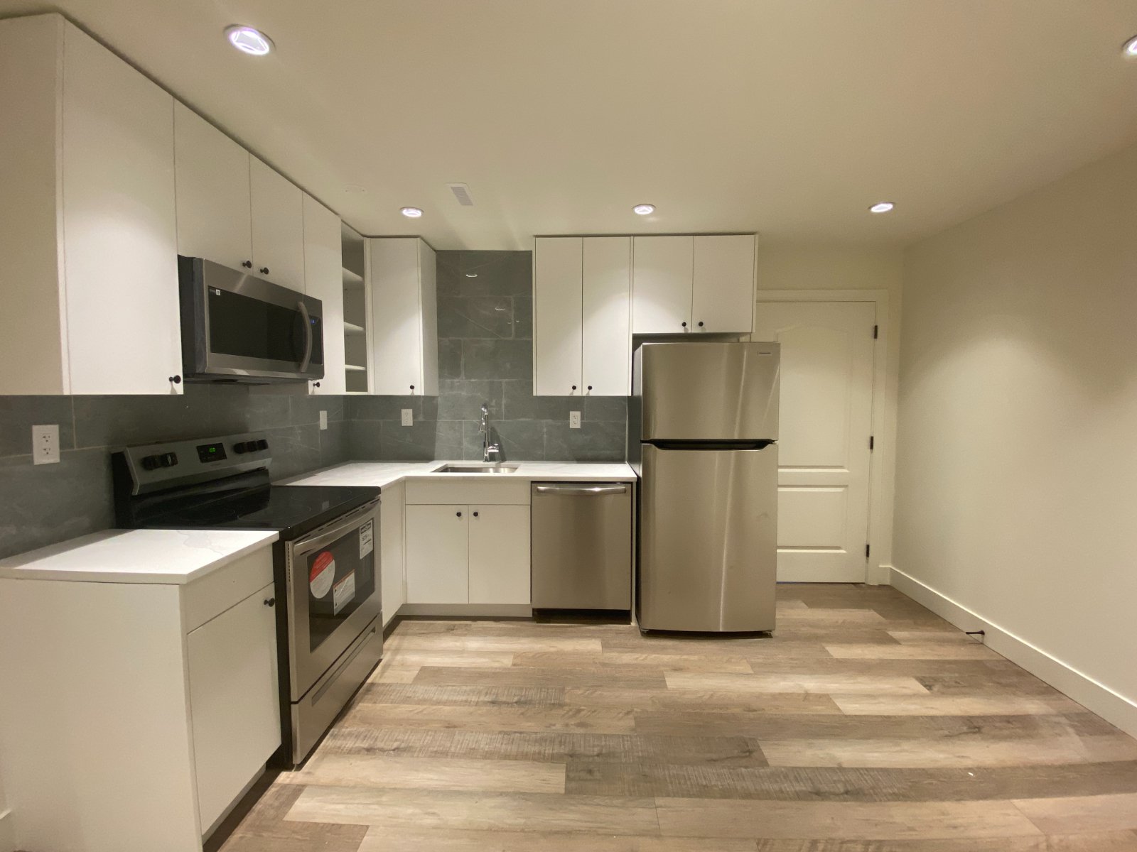 2 Bedroom House for Rent - 15632 37 Ave, Surrey, BC 3