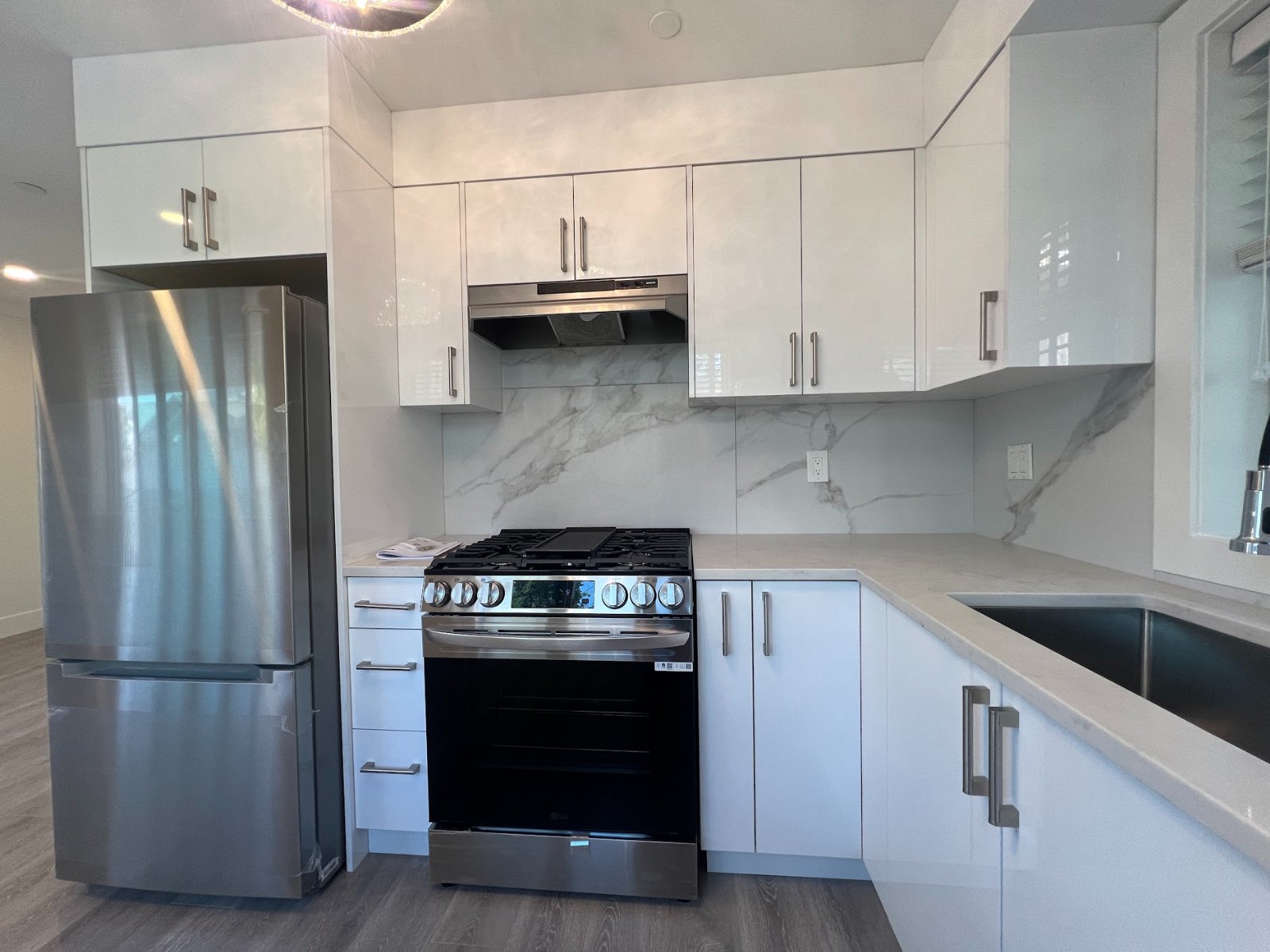 2 Bedroom House for Rent - Victoria Dr, Vancouver, BC 3