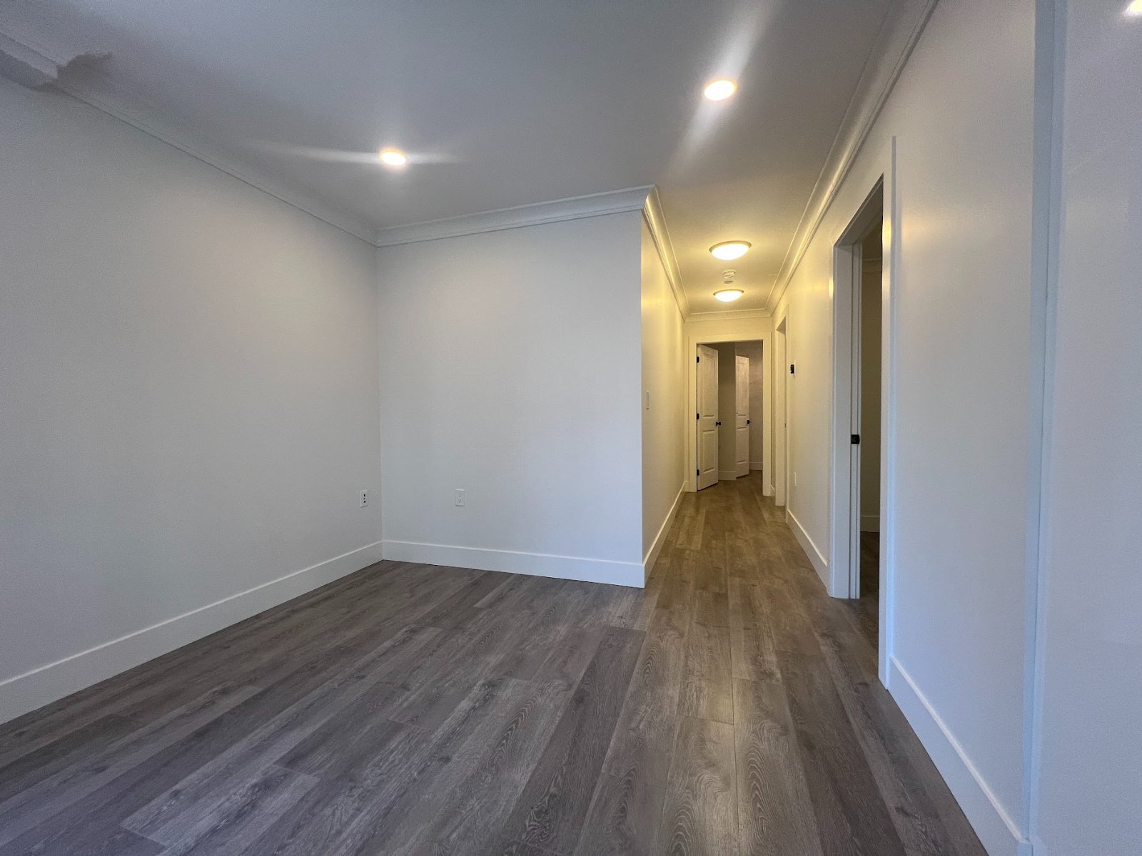 2 Bedroom House for Rent - Victoria Dr, Vancouver, BC 4