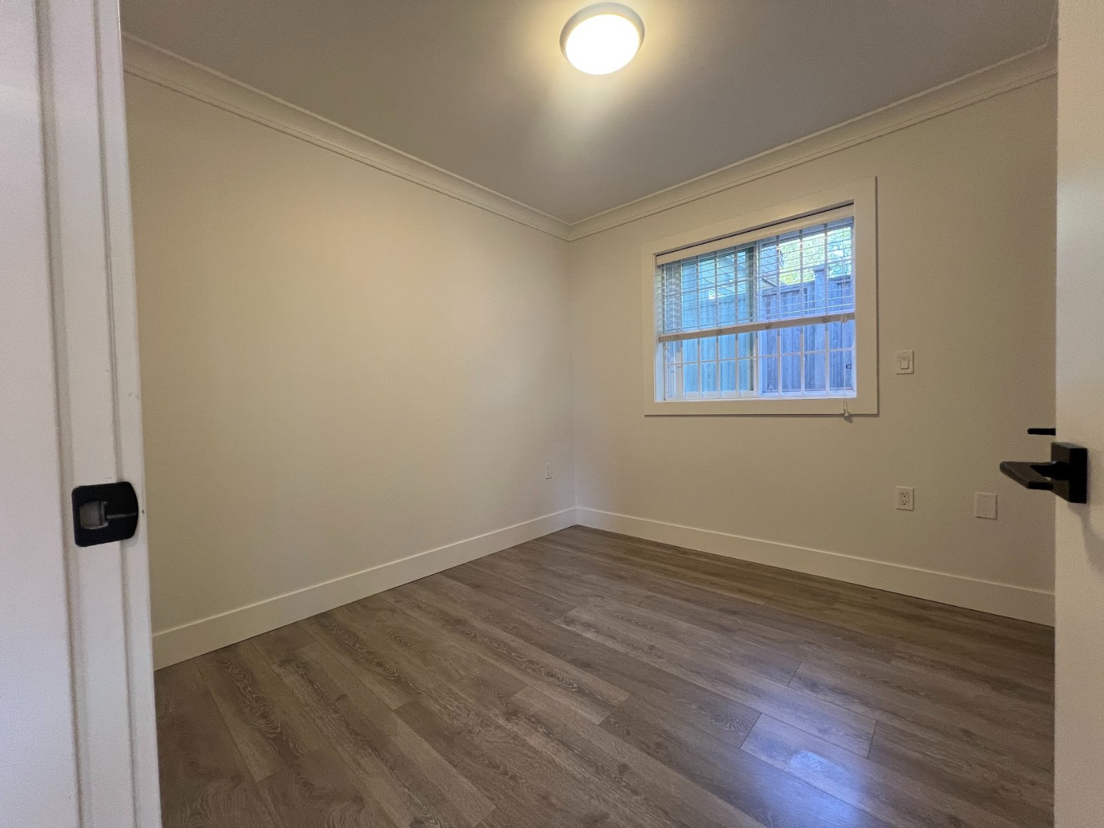 2 Bedroom House for Rent - Victoria Dr, Vancouver, BC 5