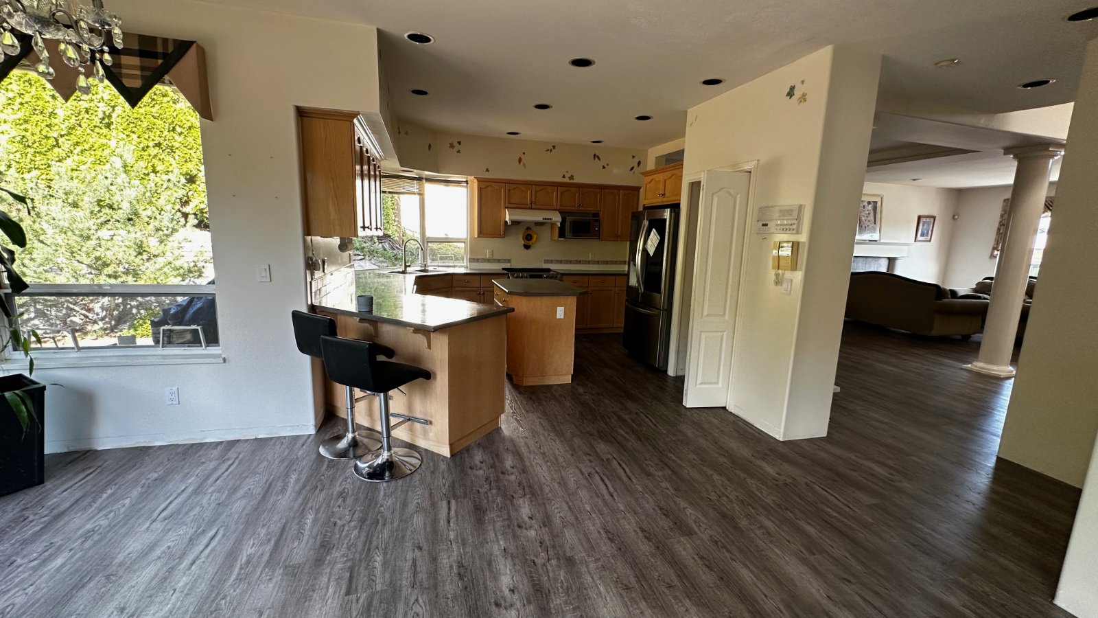6 Bedroom House for Rent - Aspenwood Dr, Port Moody, BC 2