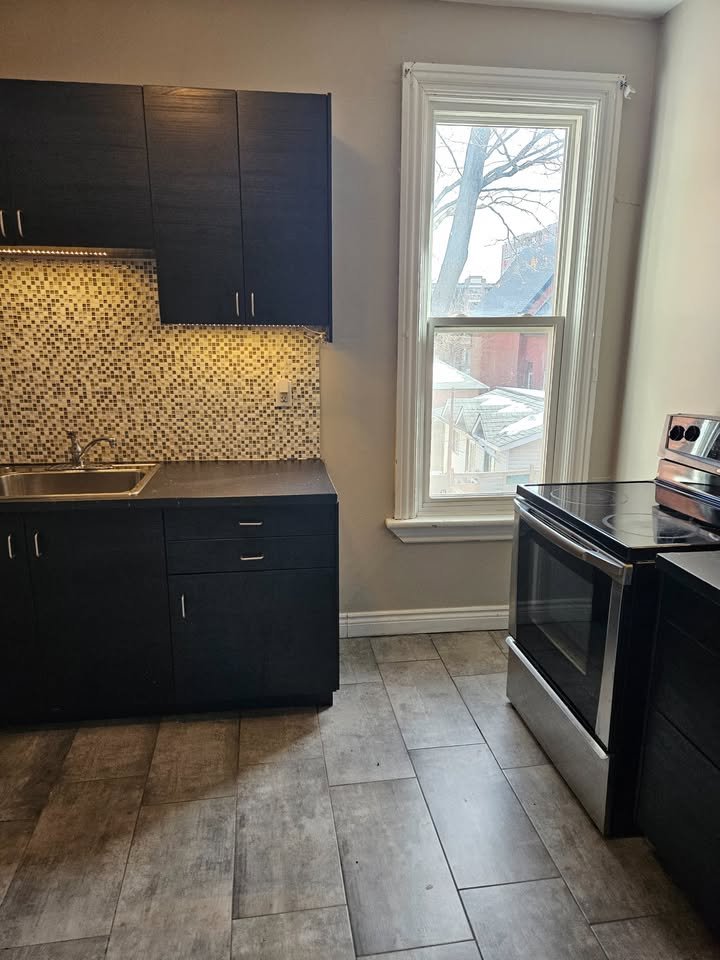 2 Bedroom Apartment for Rent - 87 Grant Ave, Hamilton, ON 3