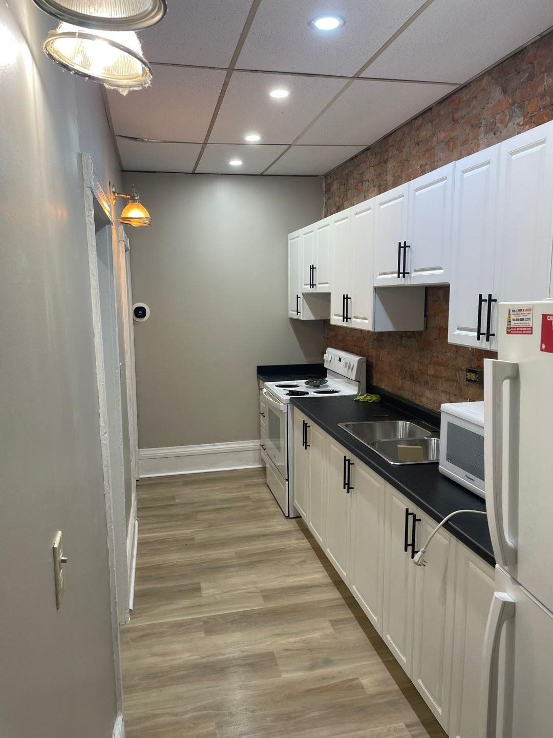 2 Bedroom Apartment for Rent - 232 Hunter St E, Hamilton, ON 2