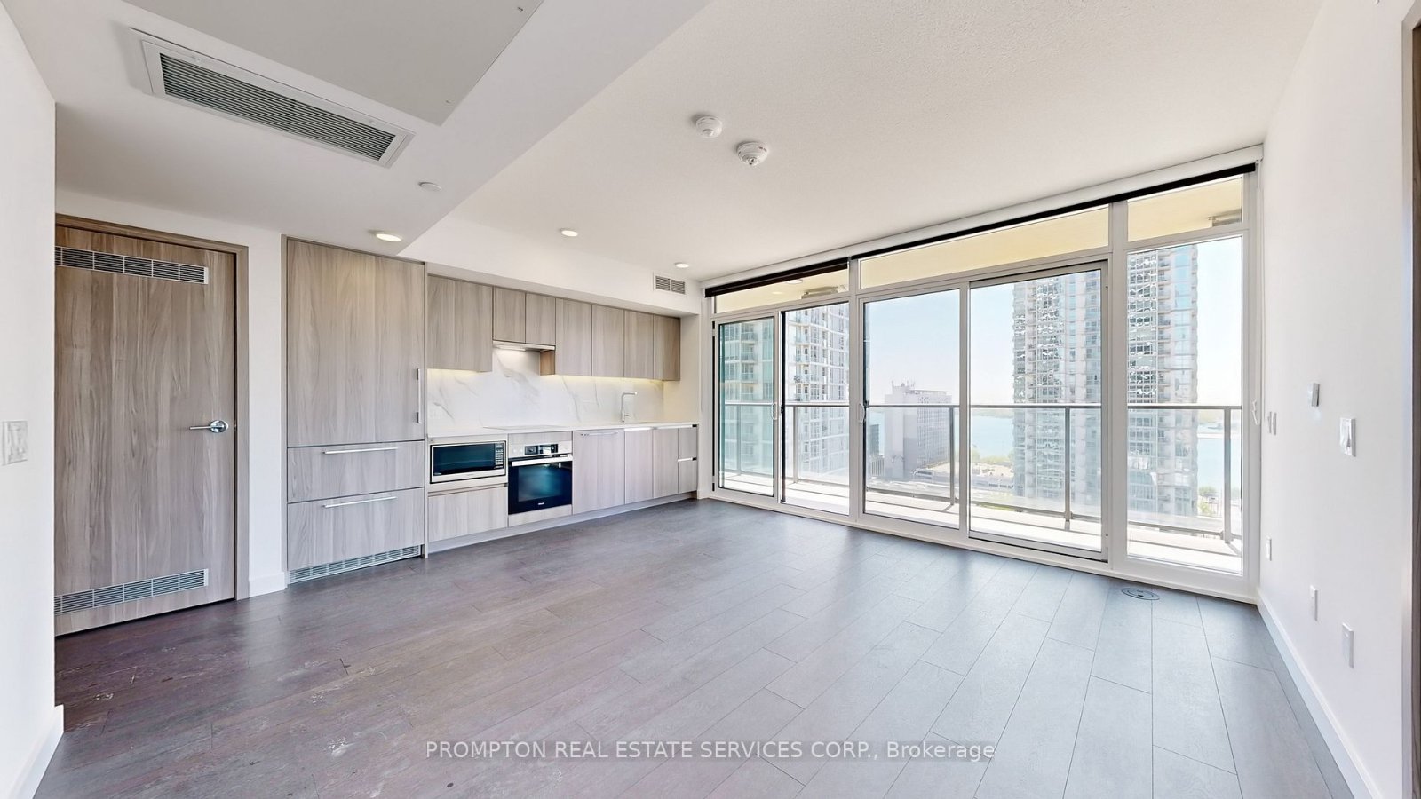 2 Bedroom Apartment for Rent - 3 Concord Cityplace Way, Toronto, ON 4