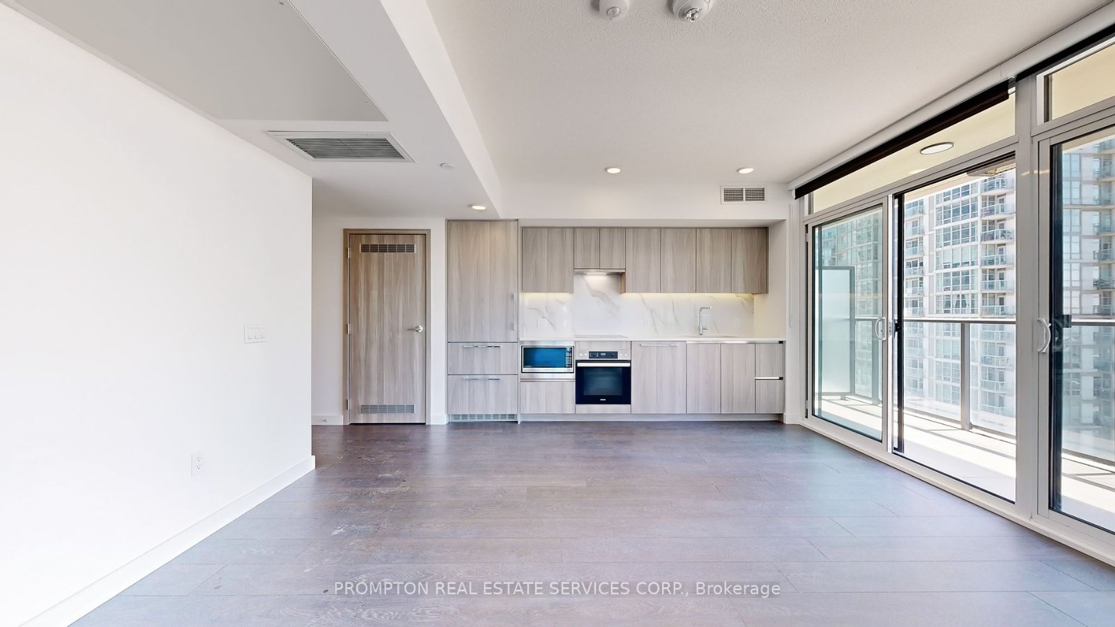 2 Bedroom Apartment for Rent - 3 Concord Cityplace Way, Toronto, ON 5