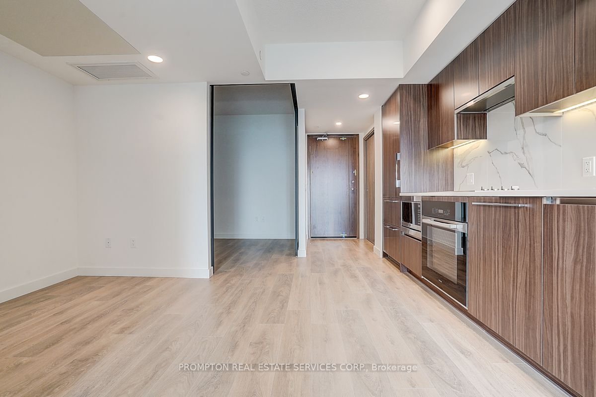 3 Bedroom Apartment for Rent - 3 Concord Cityplace Way, Toronto, ON 2