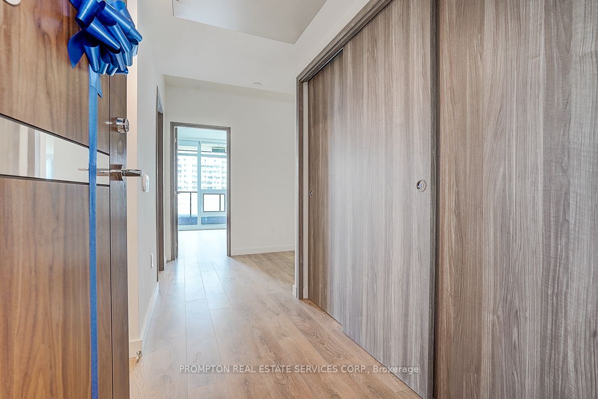 3 Bedroom Apartment for Rent - 3 Concord Cityplace Way, Toronto, ON 2