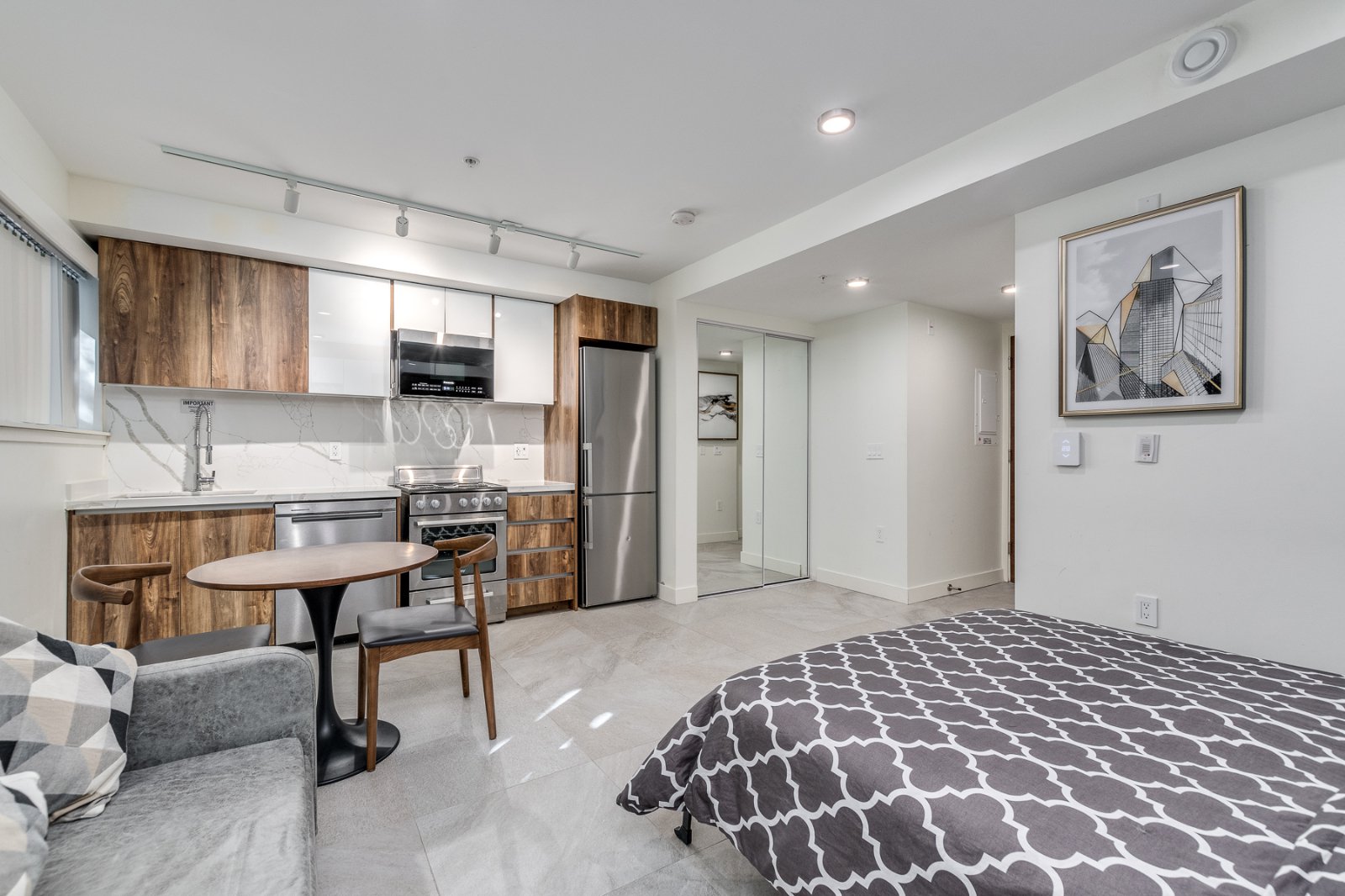 Studio Apartment for Rent - 1170 Barclay St, Vancouver, BC 2