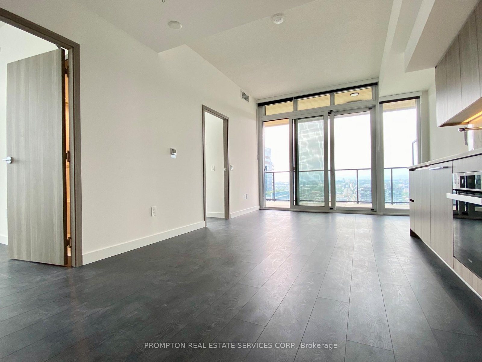 2 Bedroom Apartment for Rent - 3 Concord Cityplace Way, Toronto, ON 2