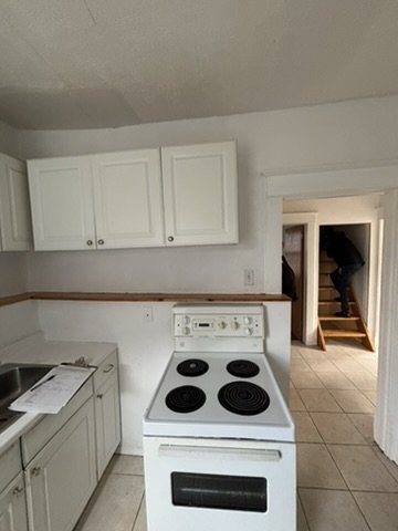 2 Bedroom House for Rent - 245 Inkster Blvd, Winnipeg, MB 5