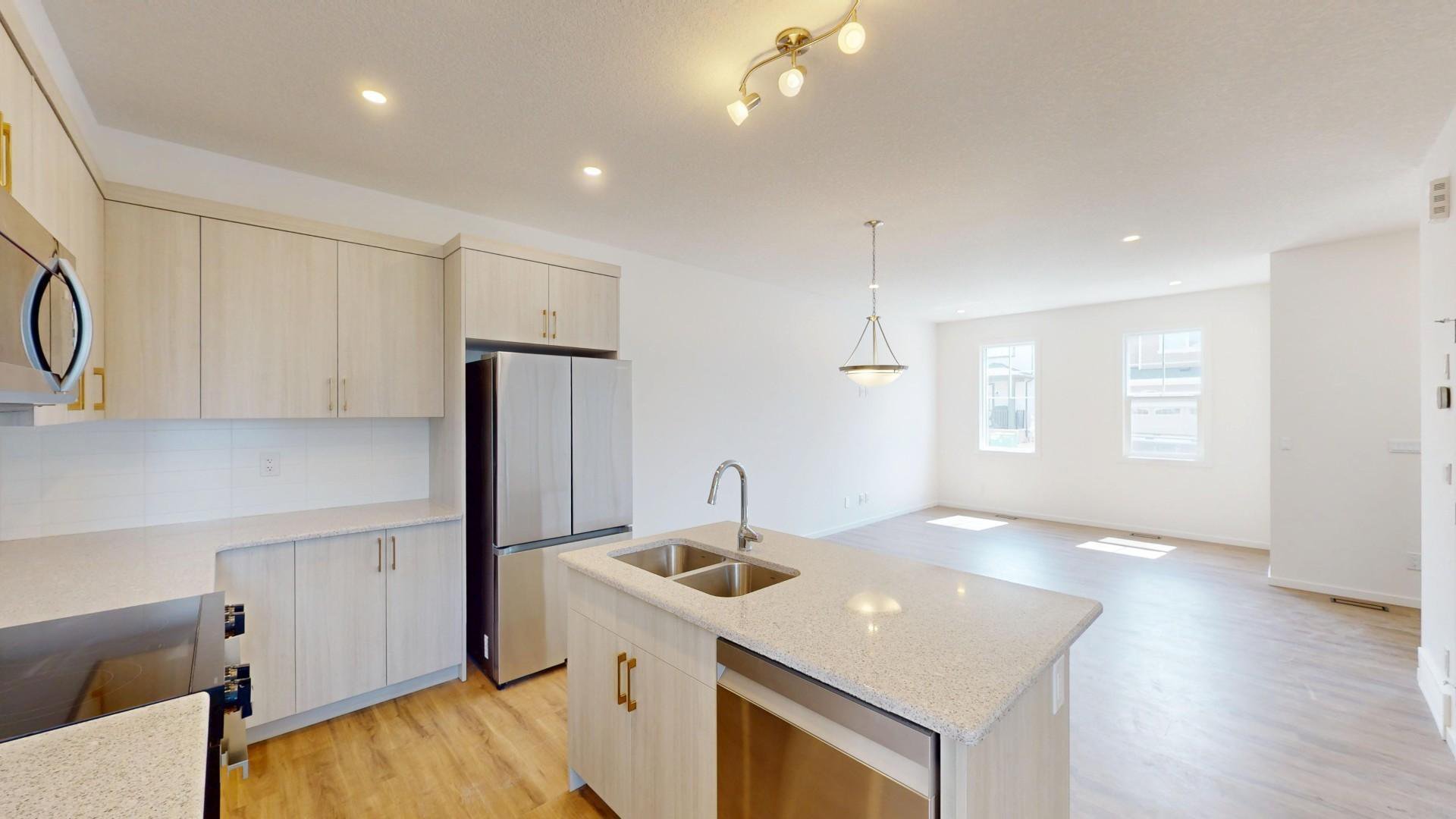 4 Bedroom Apartment for Rent - 63 Upper - 63 Carringford Road Northwest, Calgary, AB 4