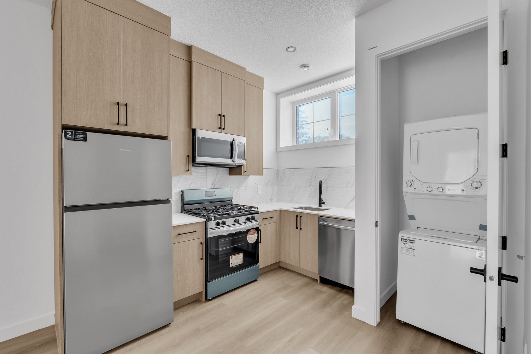 2 Bedroom Private Suite for Rent - 2706 B 25 Ave SW, Calgary, AB 3