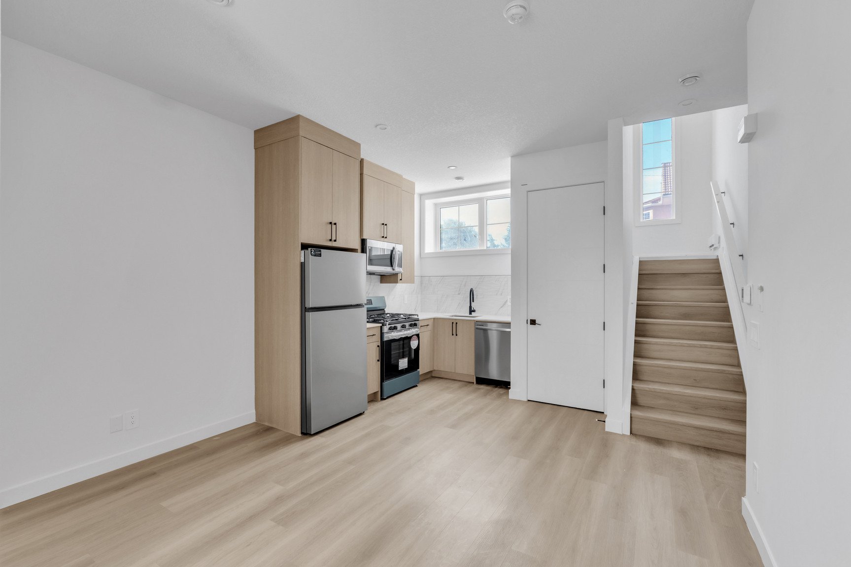 2 Bedroom Private Suite for Rent - 2706 B 25 Ave SW, Calgary, AB 2
