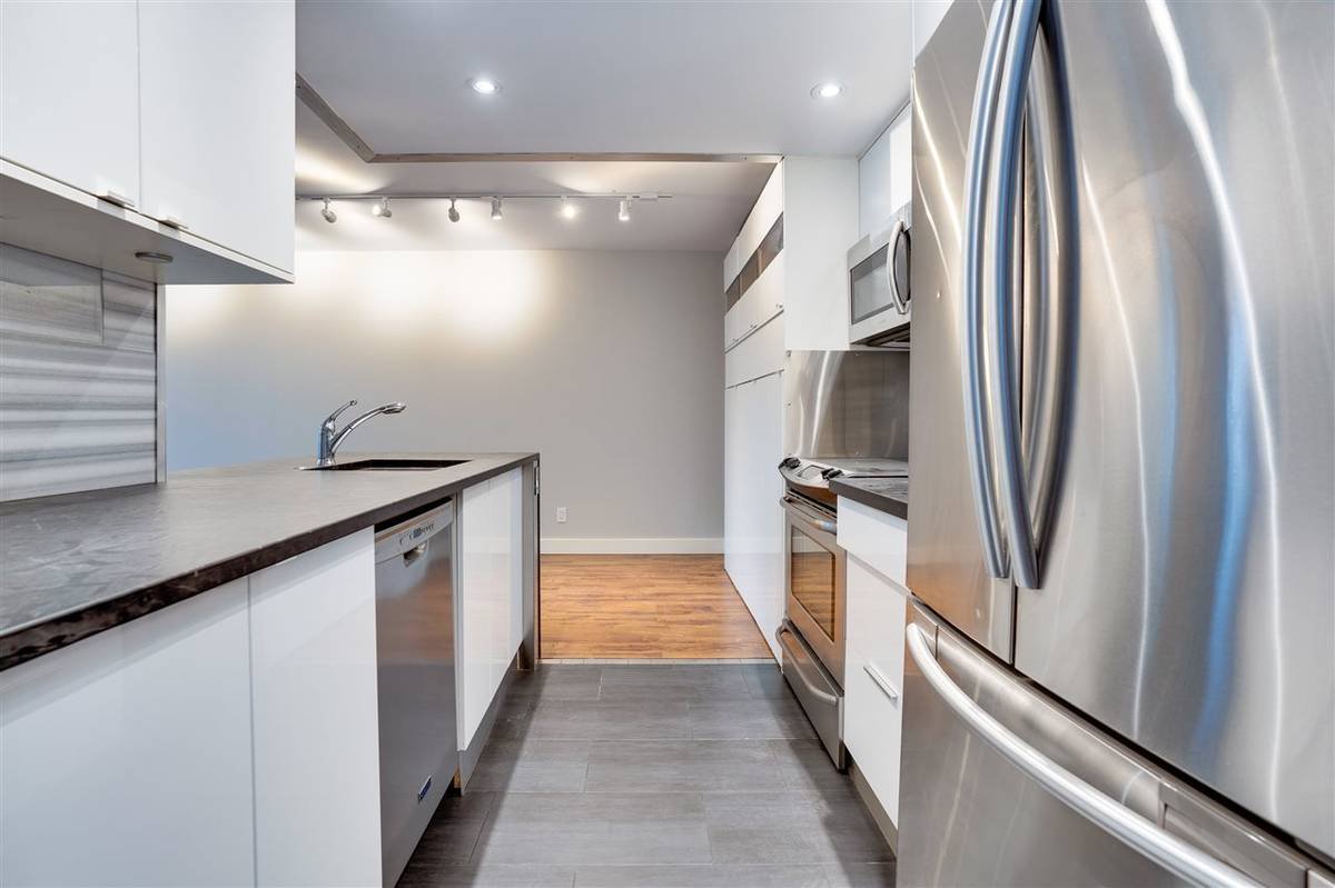 2 Bedroom Apartment for Rent - 1050 Burrard St, Vancouver, BC 4