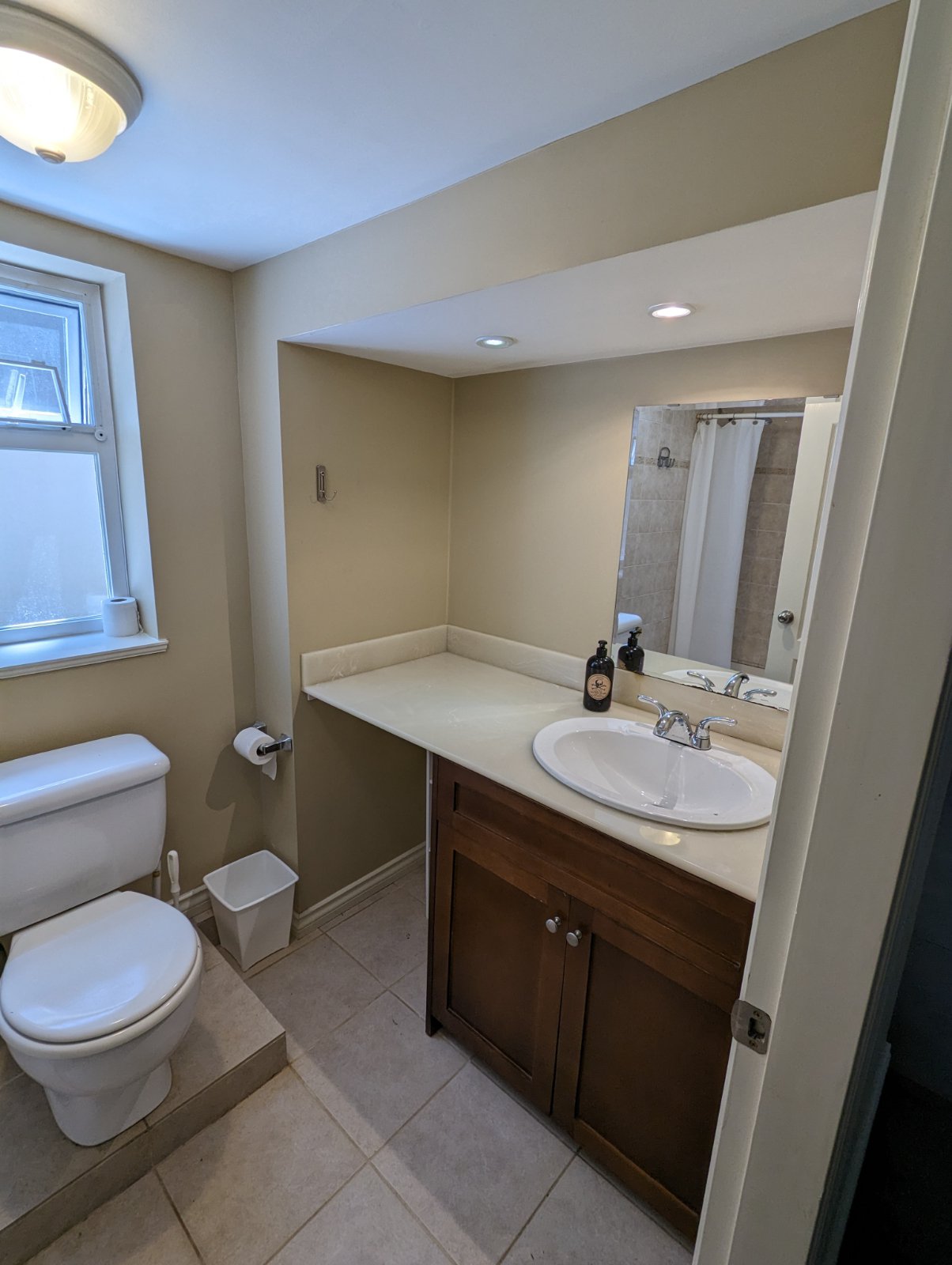 3 Bedroom Private Suite for Rent - W 12th Ave, Vancouver, BC 2