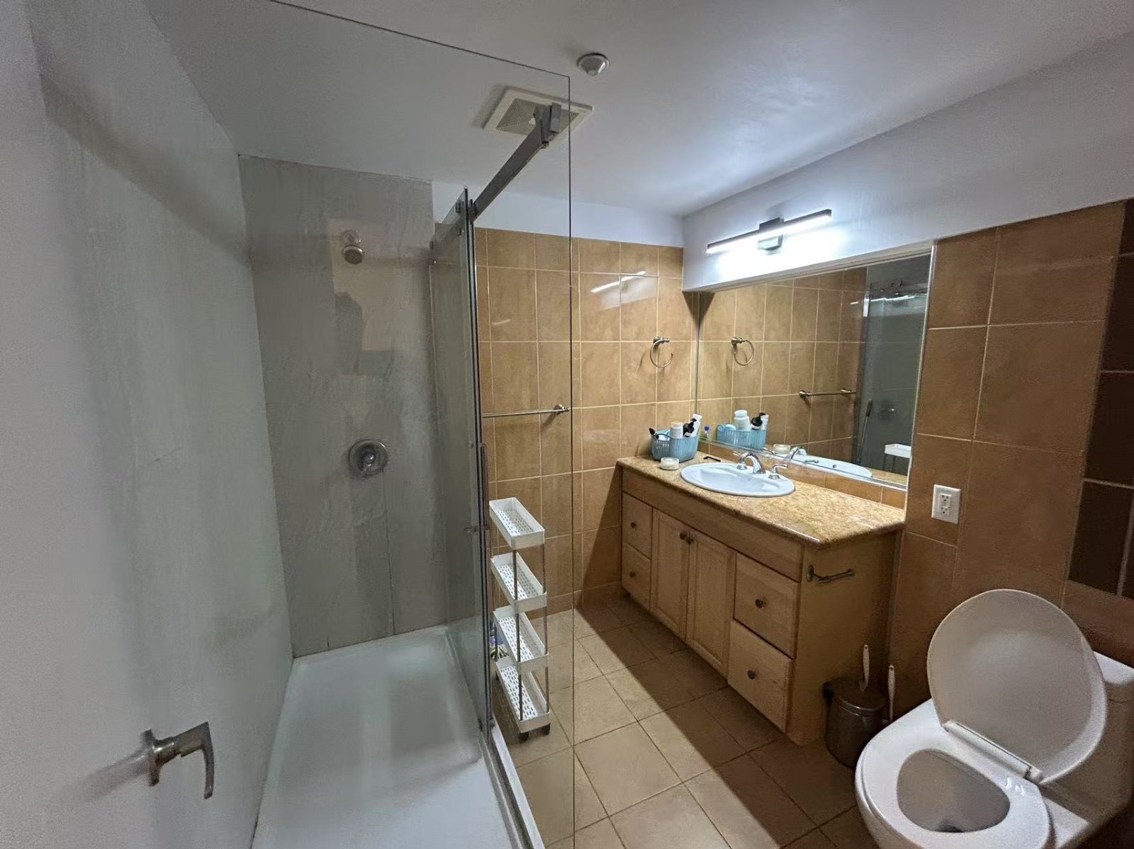 Room in House for Rent - 1319 W 47th Ave, Vancouver, BC 2