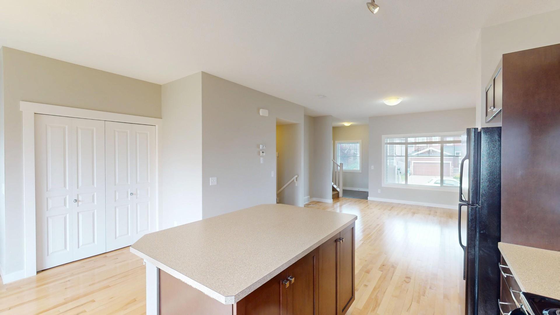3 Bedroom House for Rent - 75 Royal Oak Drive NW, Calgary, AB 2