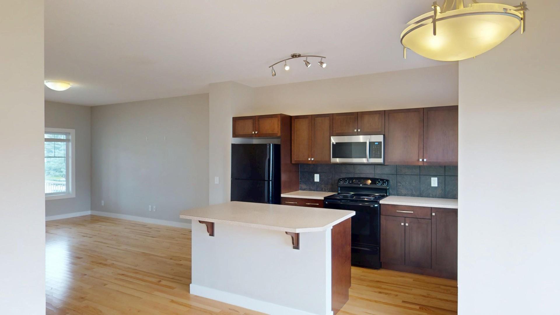 3 Bedroom House for Rent - 75 Royal Oak Drive NW, Calgary, AB 3