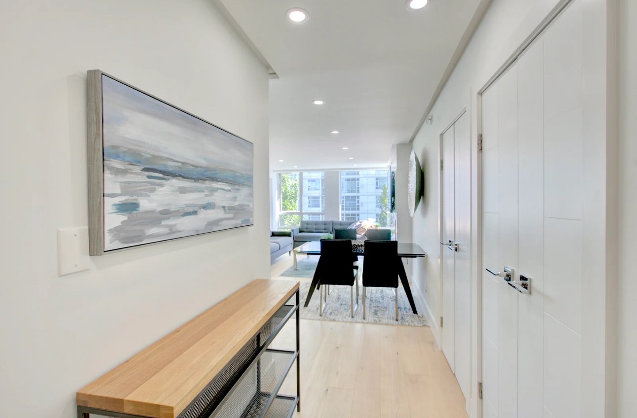 2 Bedroom Apartment for Rent - 1201 Marinaside Cres, Vancouver, BC 3