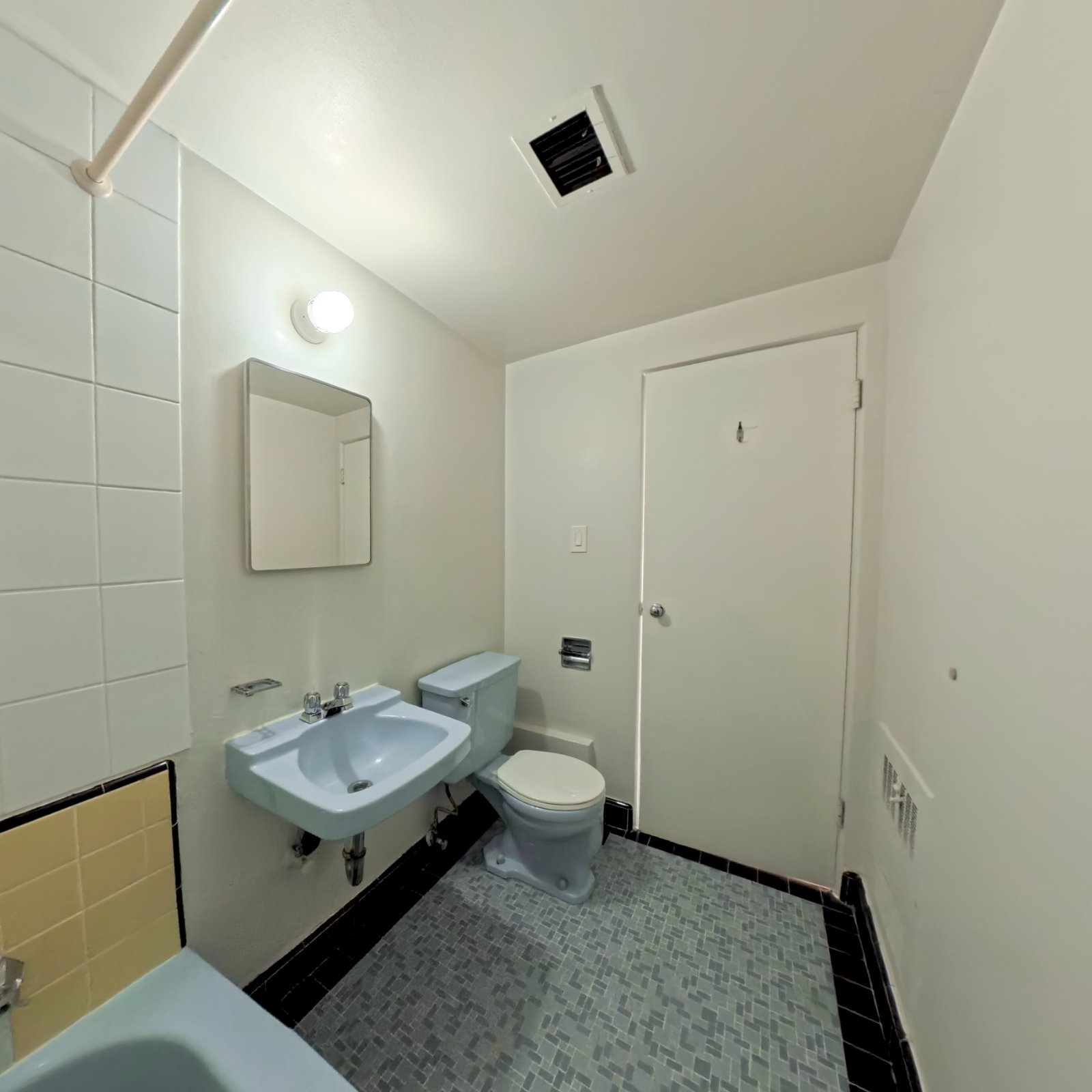 Room in Apartment for Rent - 1925 Nelson St, Vancouver, BC 5