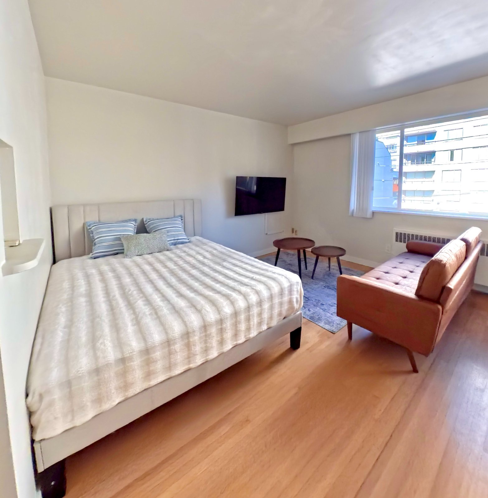 Room in Apartment for Rent - 1925 Nelson St, Vancouver, BC 3