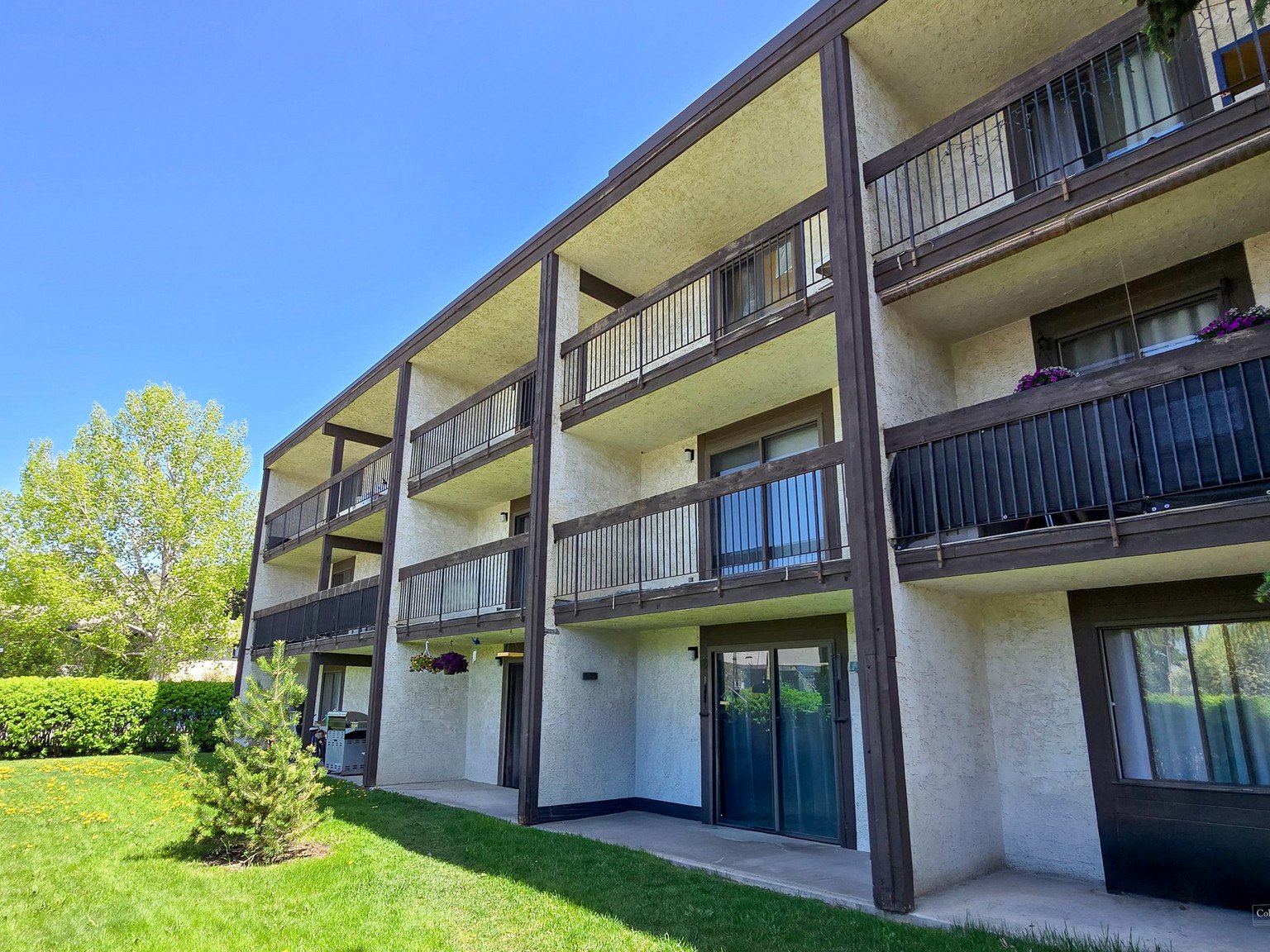 2 Bedroom Apartment for Rent - 152 Ross Avenue, Cochrane, AB 2