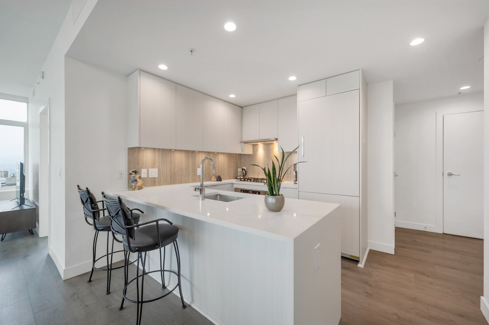2 Bedroom Apartment for Rent - 5051 Imperial St, Burnaby, BC 5