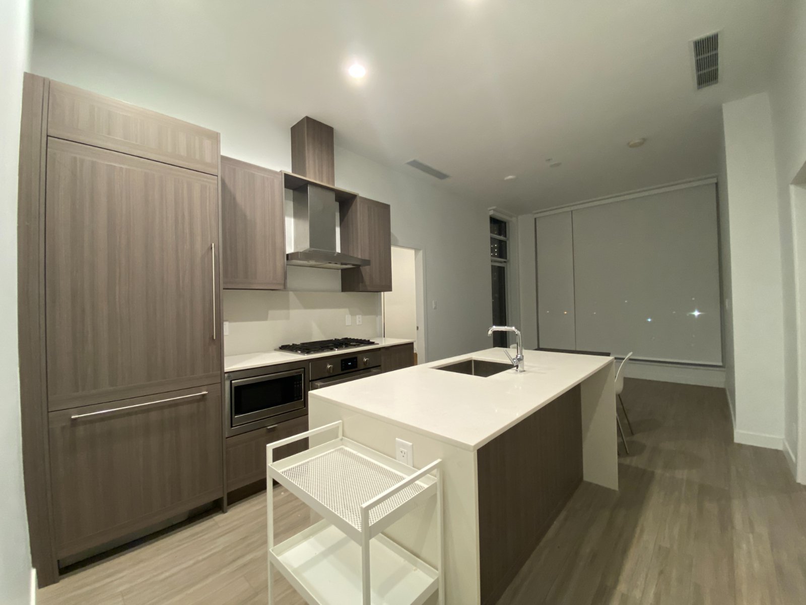 3 Bedroom Apartment for Rent - 2351 Beta Ave, Burnaby, BC 2