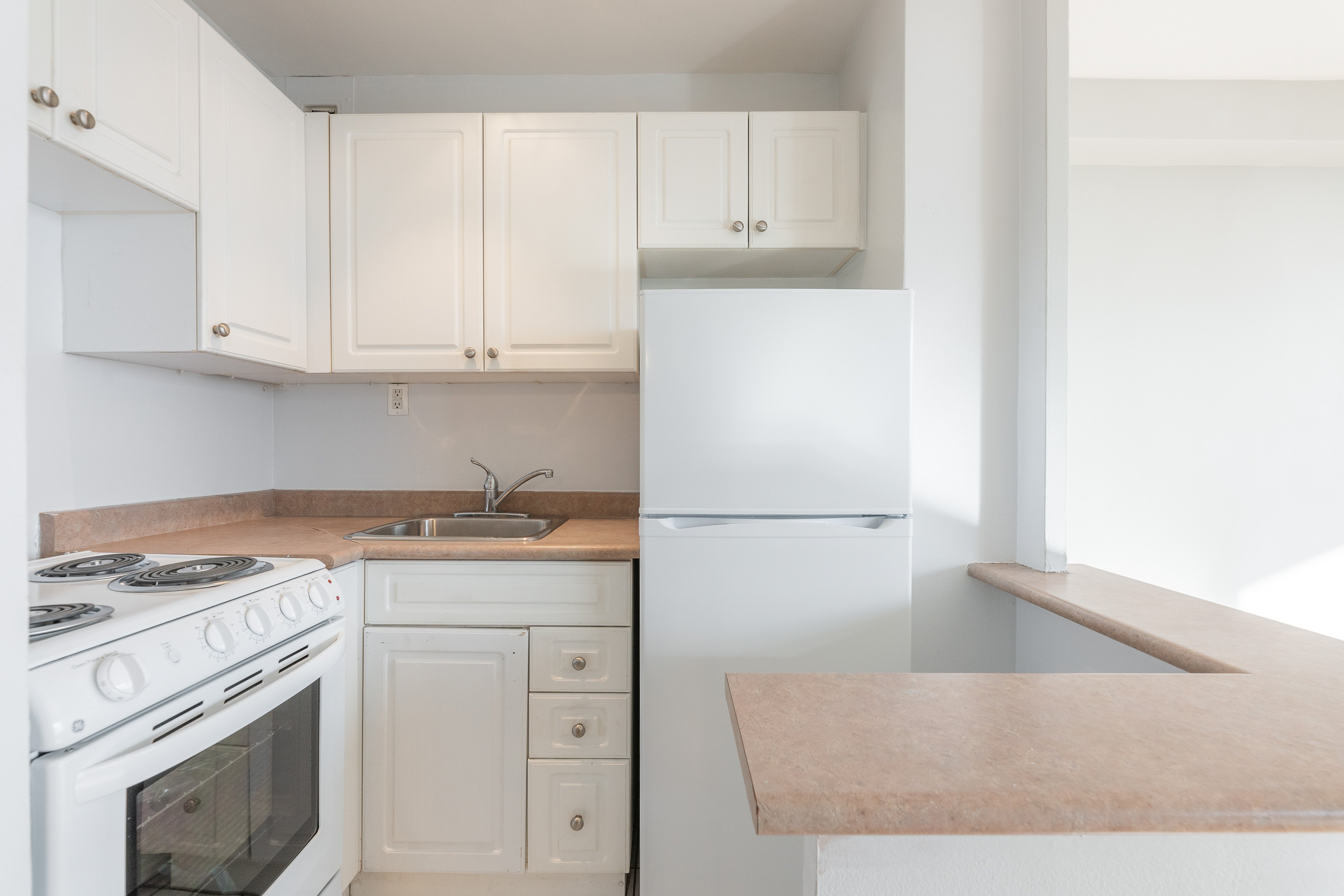 Studio Apartment for Rent - 160 Balmoral Avenue, Toronto, ON 4