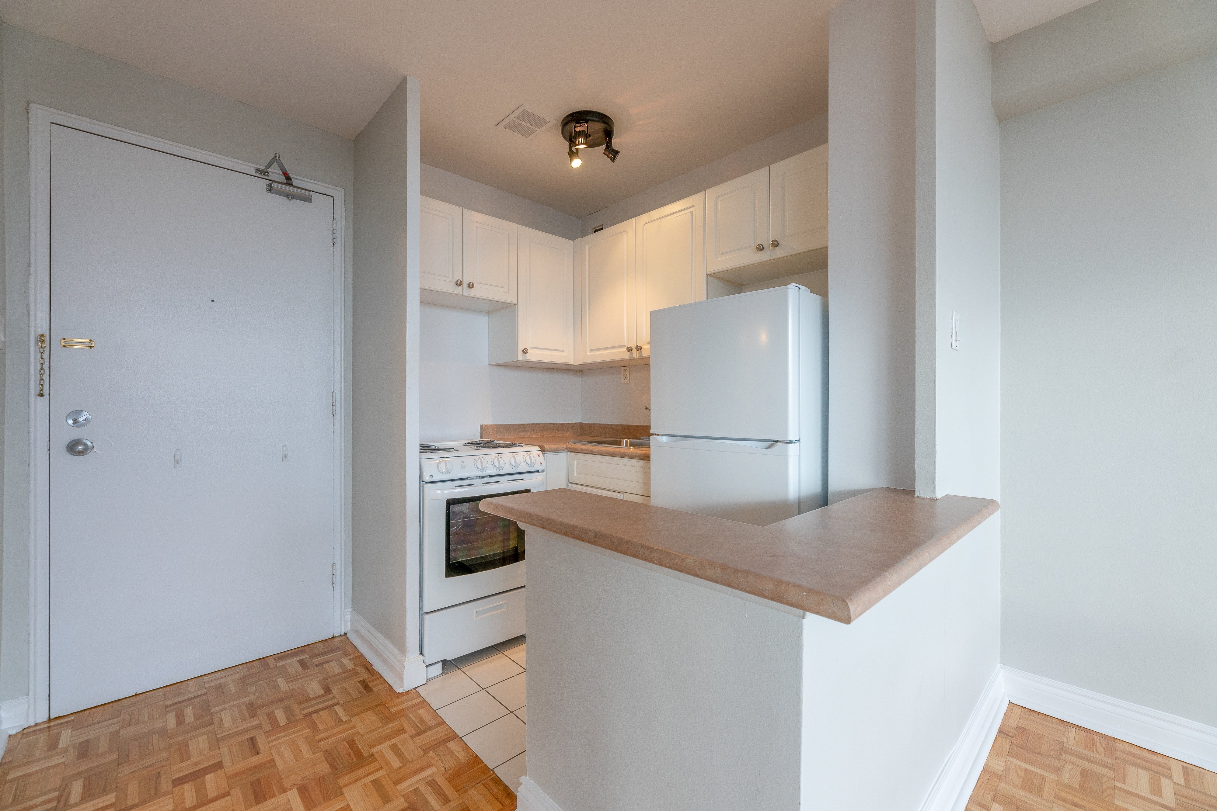 Studio Apartment for Rent - 160 Balmoral Avenue, Toronto, ON 5
