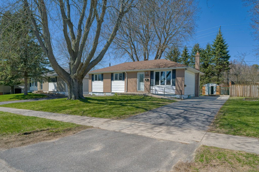 3 Bedroom House for Rent - 795 Aylmer Crescent, Kingston, ON 2