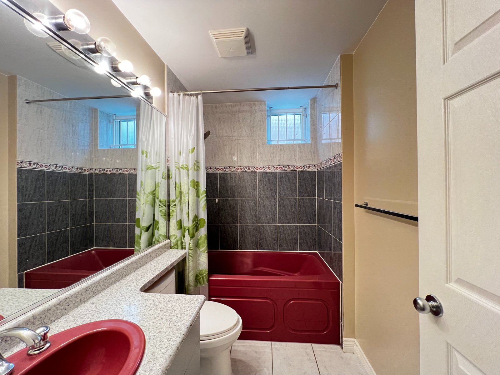 3 Bedroom Basement Suite for Rent - W 46th Ave, Vancouver, BC 5