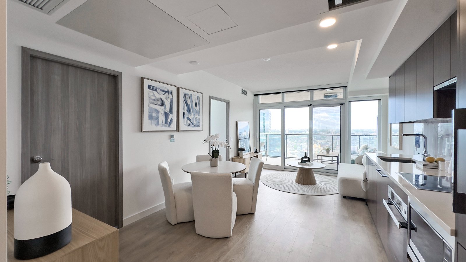 2 Bedroom Apartment for Rent - 3 Concord Cityplace Way, Toronto, ON 3