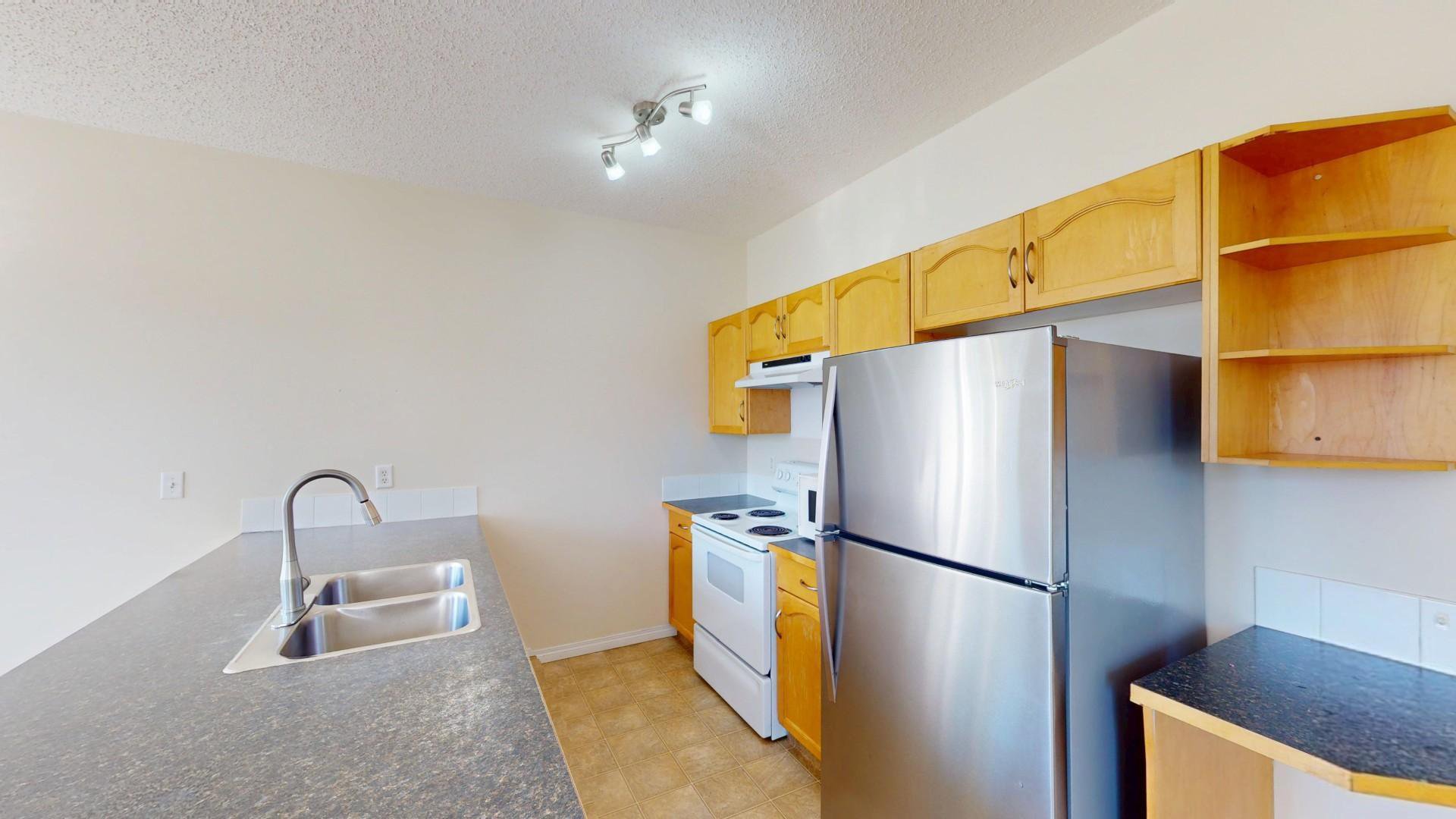 3 Bedroom Townhouse for Rent - 18 Everridge Gardens SW, Calgary, AB 5